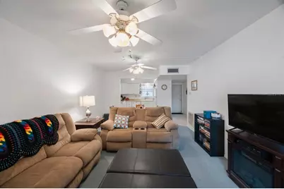 9945 47th Ave N #203, Saint Petersburg, FL 33708 - Photo 11