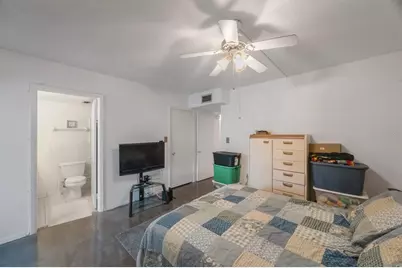 9945 47th Ave N #203, Saint Petersburg, FL 33708 - Photo 17