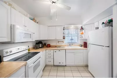 9945 47th Ave N #203, Saint Petersburg, FL 33708 - Photo 7