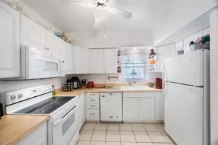 9945 47th Ave N, Saint Petersburg, FL 33708 - Photo 7