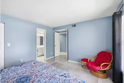 7830 Niagara Avenue #303, Tampa, FL 33617 - Photo 11