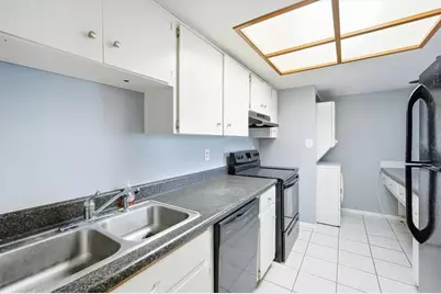 7830 Niagara Avenue #303, Tampa, FL 33617 - Photo 7