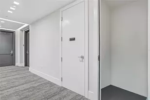 301 1st St S, Saint Petersburg, FL 33701 - Photo 37