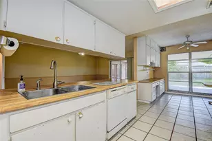 3102 Old Spring Pl, Tampa, FL 33618 - Photo 9