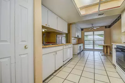 3102 Old Spring Place, Tampa, FL 33618 - Photo 7