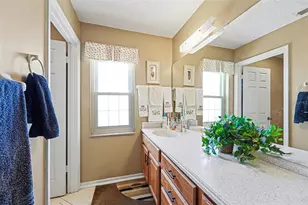 312 Thorn Hill Pl, Sun City Center, FL 33573 - Photo 17