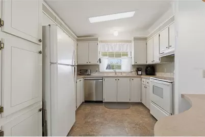 5533 Regal Way, Zephyrhills, FL 33541 - Photo 7