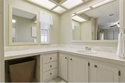 5533 Regal Way, Zephyrhills, FL 33541 - Photo 23