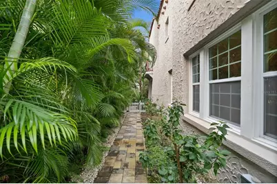 325 49th Street N, Saint Petersburg, FL 33710 - Photo 11