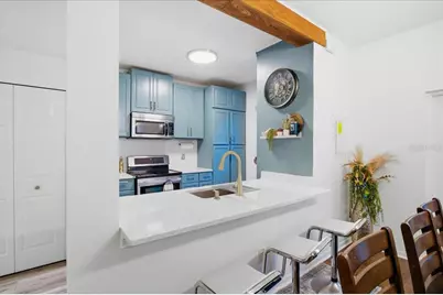 18101 Paradise Point Drive W, Tampa, FL 33647 - Photo 9