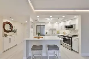 7430 Sunshine Skyway Ln S, Saint Petersburg, FL 33711 - Photo 1