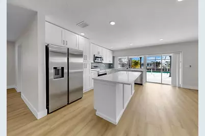 6511 Santiago Court, Apollo Beach, FL 33572 - Photo 9