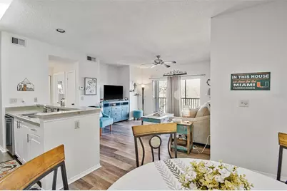 4115 Chatham Oak Court #220, Tampa, FL 33624 - Photo 7