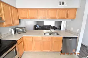 5106 Sunridge Palms Dr, Tampa, FL 33617 - Photo 15