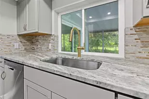 6120 Westport Dr, Port Richey, FL 34668 - Photo 9