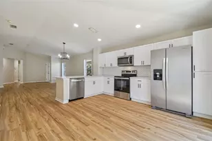 11416 Crestlake Village Dr, Riverview, FL 33569 - Photo 9