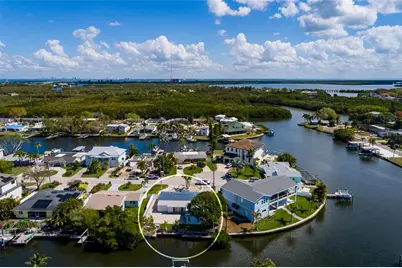 9046 Treasure Lane NE, Saint Petersburg, FL 33702 - Photo 21