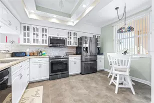 6399 Shoreline Dr, Saint Petersburg, FL 33708 - Photo 13