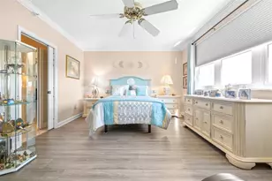 6399 Shoreline Dr, Saint Petersburg, FL 33708 - Photo 15