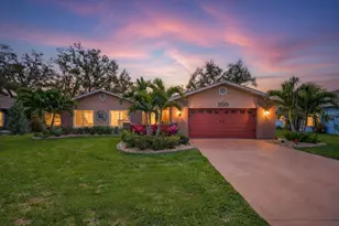 1700 Glen Lakes Blvd N, Saint Petersburg, FL 33702 - Photo 1