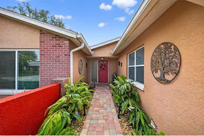1700 Glen Lakes Boulevard N, Saint Petersburg, FL 33702 - Photo 5