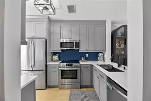 2437 Lake Woodberry Cir, Brandon, FL 33510 - Photo 11