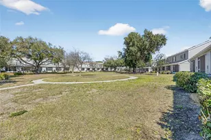 2437 Lake Woodberry Cir, Brandon, FL 33510 - Photo 51