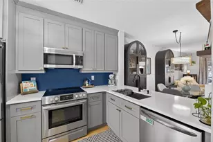 2437 Lake Woodberry Cir, Brandon, FL 33510 - Photo 9