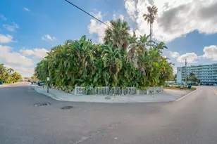 201 54th St, Holmes Beach, FL 34217 - Photo 87