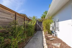 1433 Park St N, Saint Petersburg, FL 33710 - Photo 51