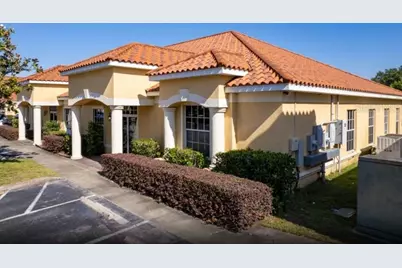 1070 E Brandon Boulevard, Brandon, FL 33511 - Photo 1