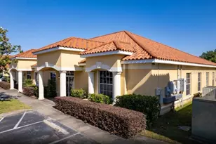 1070 E Brandon Blvd, Brandon, FL 33511 - Photo 1