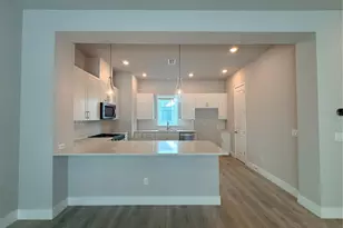 490 31st Wy N, Saint Petersburg, FL 33713 - Photo 5