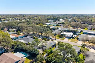 2654 Clubhouse Dr N, Clearwater, FL 33761 - Photo 43