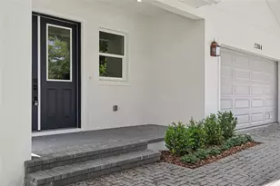 2704 W Tyson Ave, Tampa, FL 33611 - Photo 5