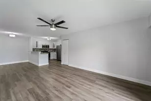 5742 Baywater Dr, Tampa, FL 33615 - Photo 5