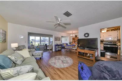 1901 Canterbury Lane #19, Sun City Center, FL 33573 - Photo 7