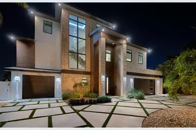 7822 Causeway Boulevard S, Saint Petersburg, FL 33707 - Photo 1