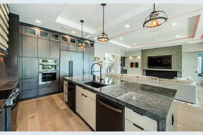 7822 Causeway Boulevard S, Saint Petersburg, FL 33707 - Photo 29