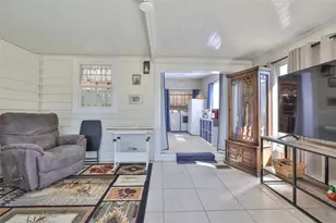 37041 Neukom Ave, Zephyrhills, FL 33541 - Photo 17