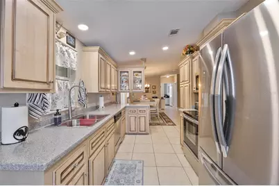 37041 Neukom Avenue, Zephyrhills, FL 33541 - Photo 3