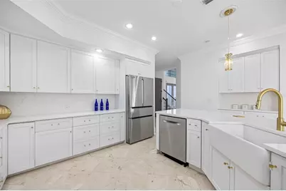 6024 Kipps Colony Drive E, Gulfport, FL 33707 - Photo 13