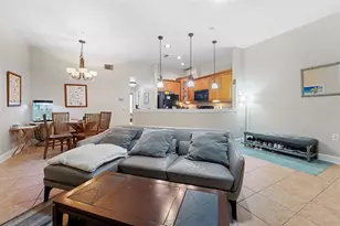 701 Mirror Lake Dr N, Saint Petersburg, FL 33701 - Photo 3