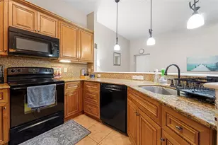 701 Mirror Lake Dr N, Saint Petersburg, FL 33701 - Photo 9