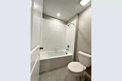 7048 Samuel Ivy Drive, Tampa, FL 33619 - Photo 13