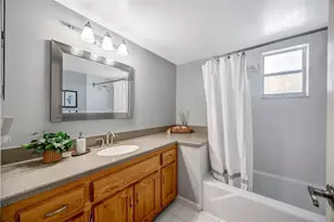 1011 Meadowcrest Dr, Valrico, FL 33594 - Photo 35