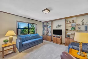 1011 Meadowcrest Dr, Valrico, FL 33594 - Photo 17