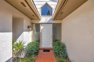 1011 Meadowcrest Dr, Valrico, FL 33594 - Photo 3