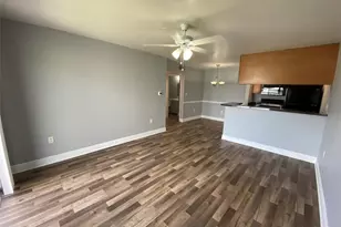 302 Lake Parsons Green, Brandon, FL 33511 - Photo 3