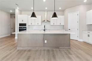 31351 Westbury Ests Ave, Wesley Chapel, FL 33545 - Photo 5